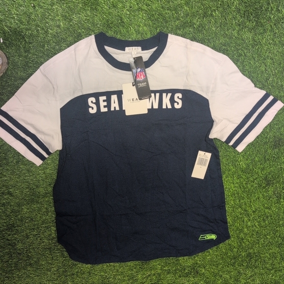 Women's WEAR by Erin Andrews Seattle Seahawks patchwork graphic t-shirt Size M - Picture 2 of 4